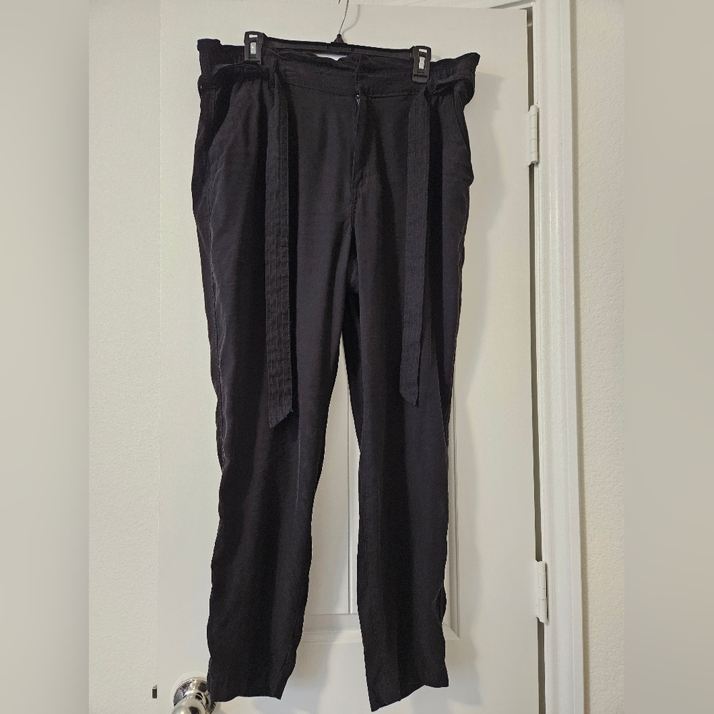 Belted black pants
